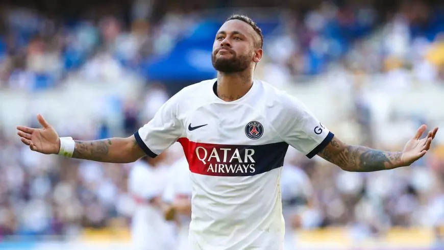 Tras abandonar el Paris Saint-Germain, Neymar firmó un contrato millonario con el Al-Hilal Saudi Club.
