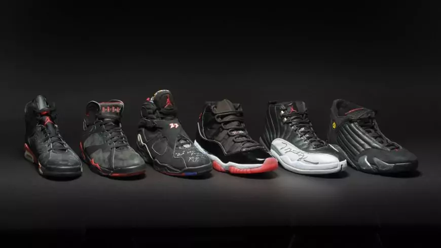 Subastan por un récord de 8 millones de dólares una colección de zapatillas de Michael Jordan