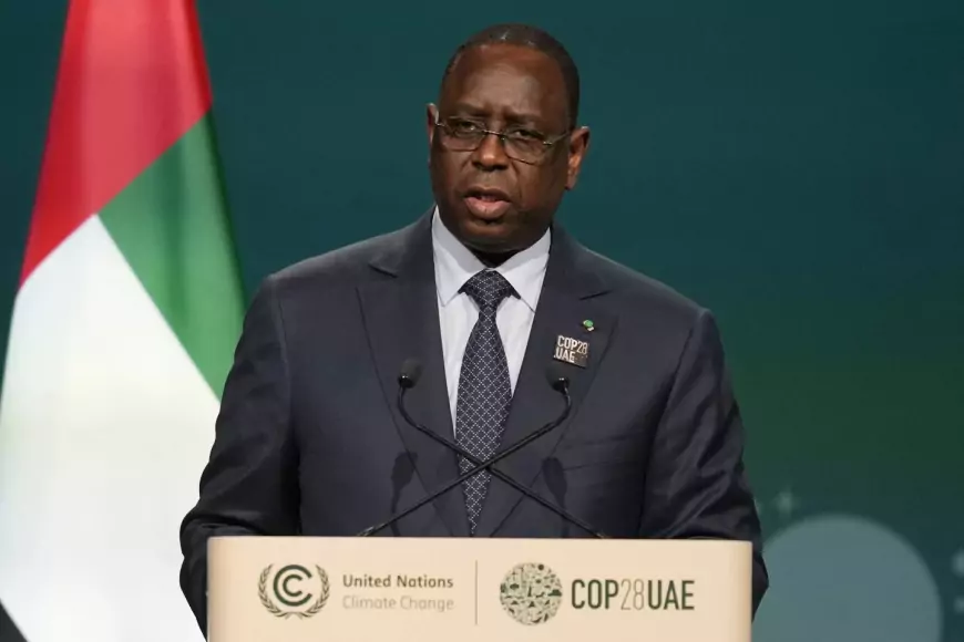 Senegal restringe el acceso a Internet mientras los legisladores consideran extender el mandato presidencial.